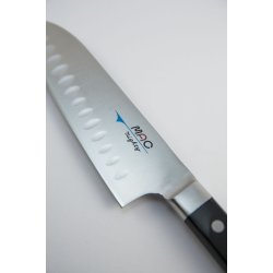 MAC Professionell Santoku m. luftspalter (17 cm)